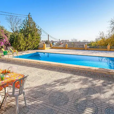 Hébergement de vacances Lovely In With Kitchen *