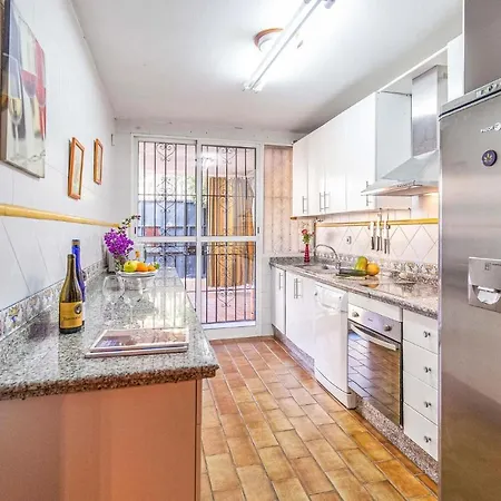Lovely In With Kitchen * Tomares