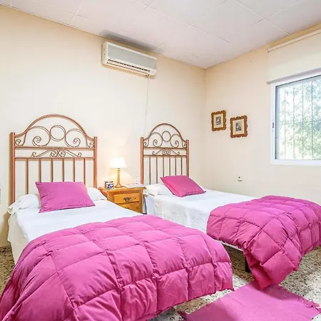 Lovely In With Kitchen Holiday home